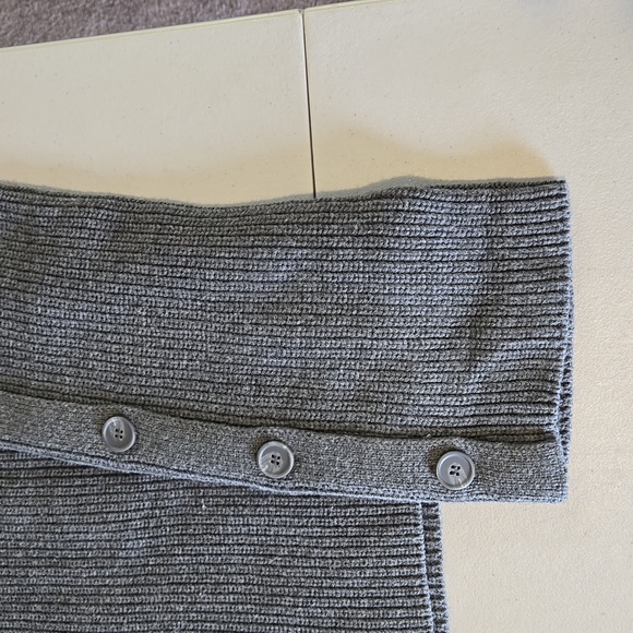 Royalty by Maluma mens gray sweater, size small, NWT - Picture 5 of 7